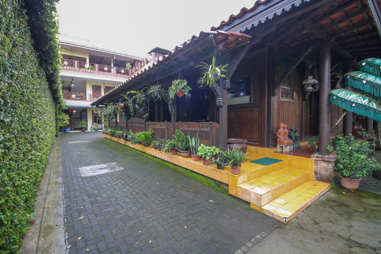 Reddoorz Plus @ Maguwo Kalasan Exterior photo